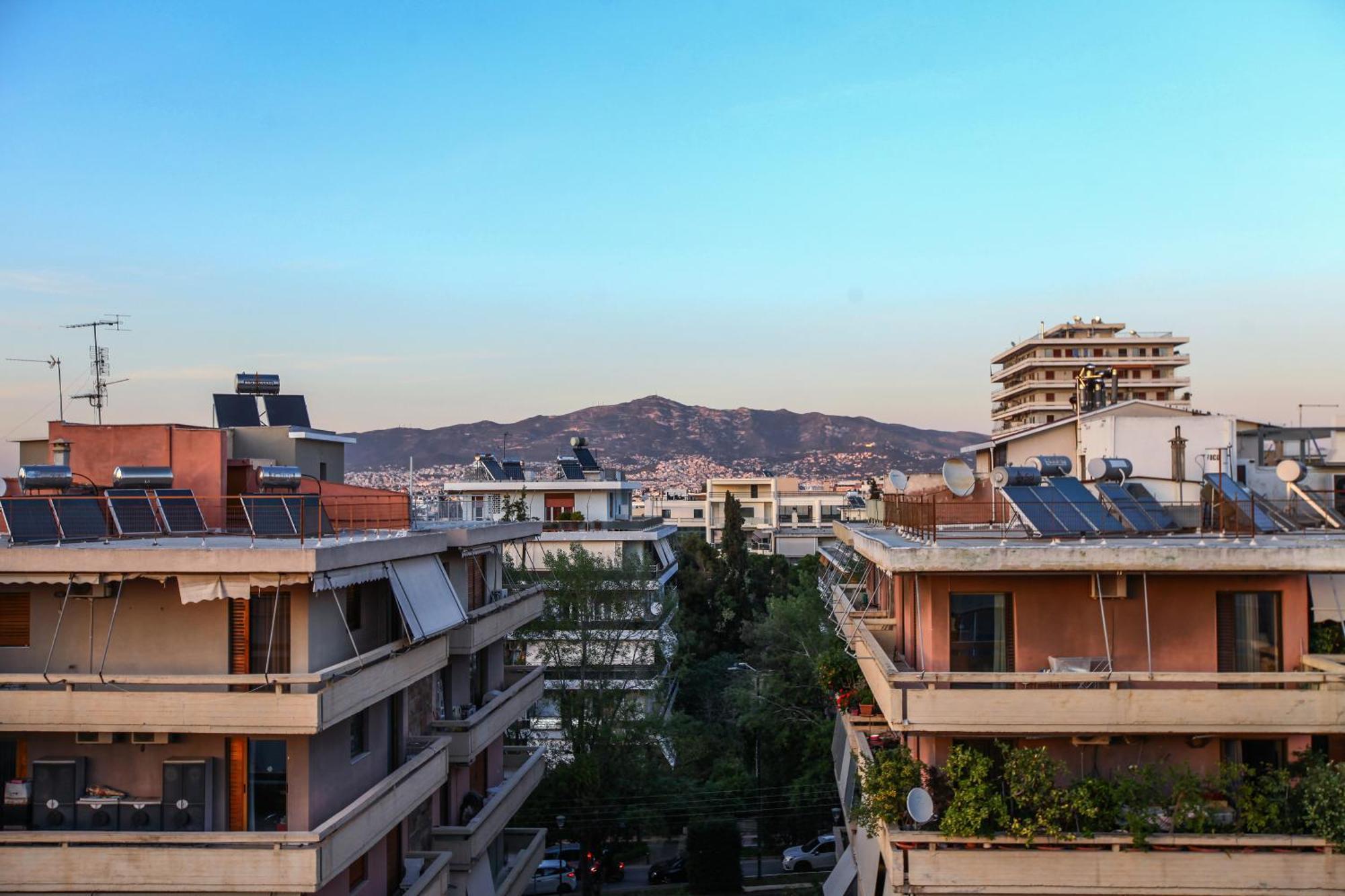 Loft Next To Metro Station. Amazing View! Athens